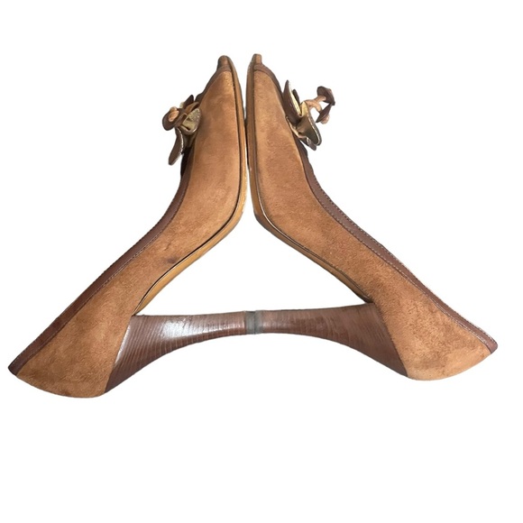 Vintage Moschino Cheap and
Chic Suede Bow Pumps size 37(7) - Picture 9 of 13